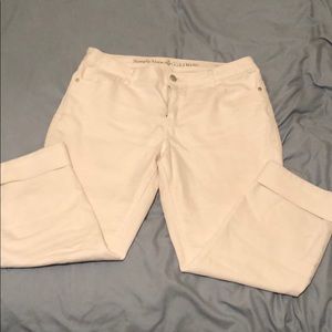 Vera Wang White Capri Jeans
